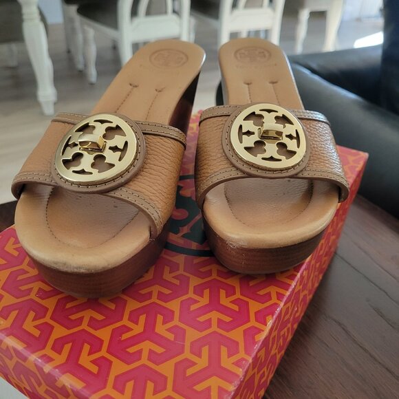 Tory Burch wedge sandals - Picture 3 of 8